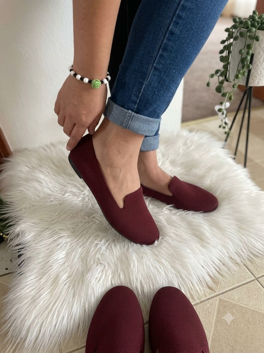 Veittes Women's Burgundy Slip-On Knit Loafers New Whithout Label